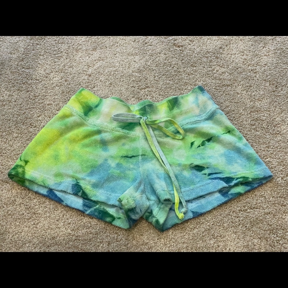 Girls HARD TAIL Size L/14 green/blue tie dye terry shorts in PERFECT CONDITION.